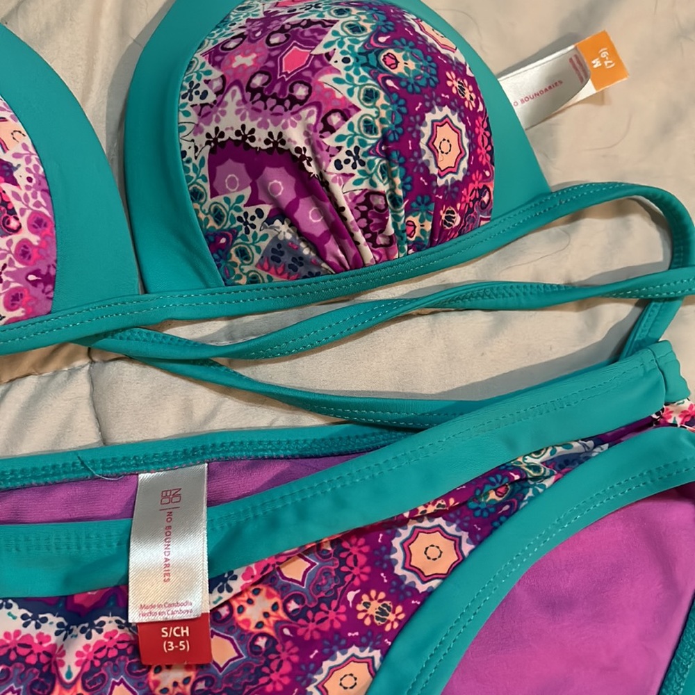 Bikini - Picture 2 of 2